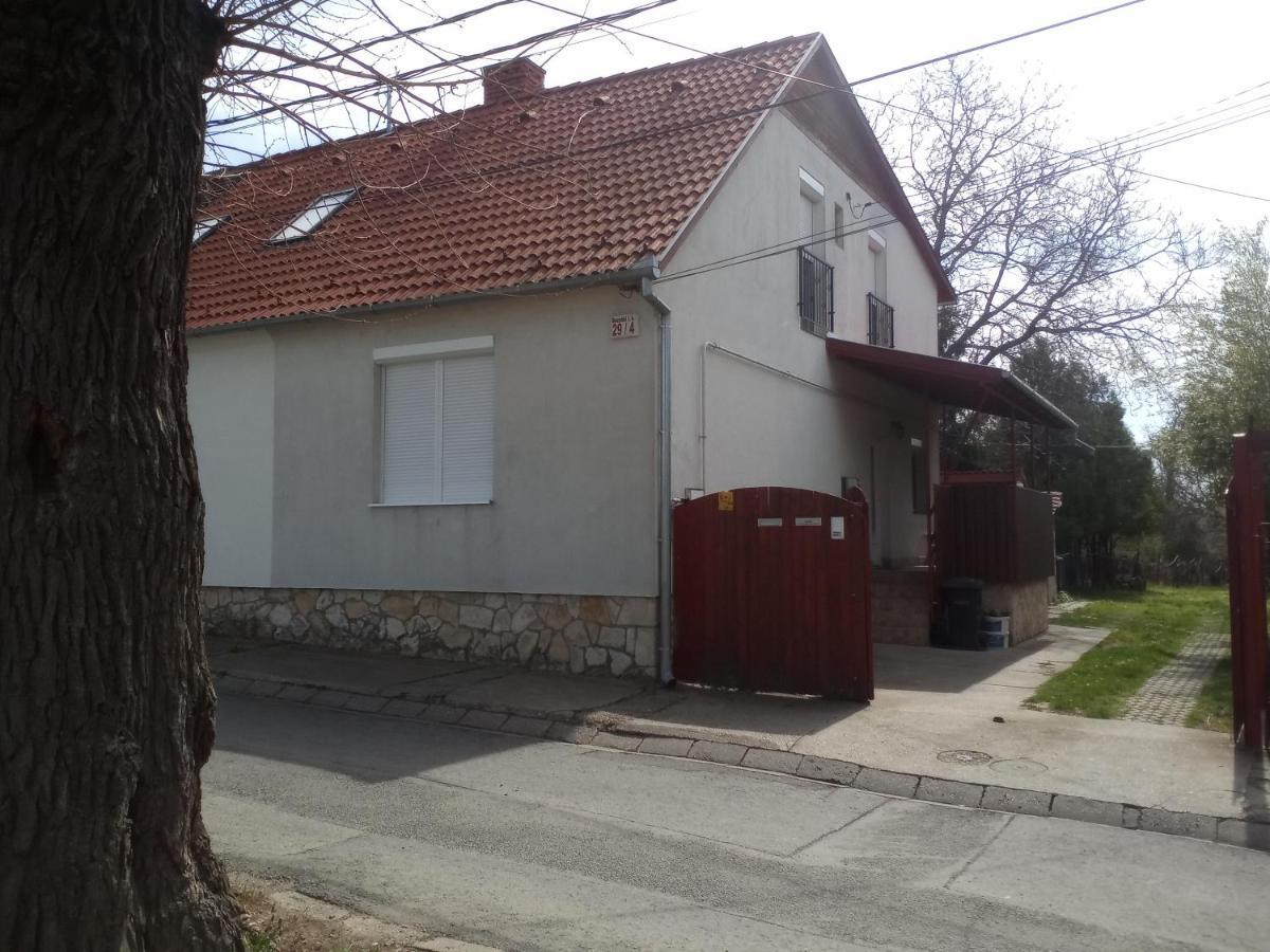 Budai Vam Apartmanhaz Печ Экстерьер фото