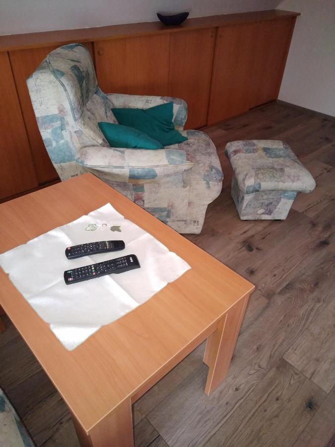Budai Vam Apartmanhaz Печ Экстерьер фото