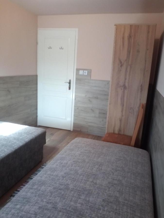 Budai Vam Apartmanhaz Печ Экстерьер фото